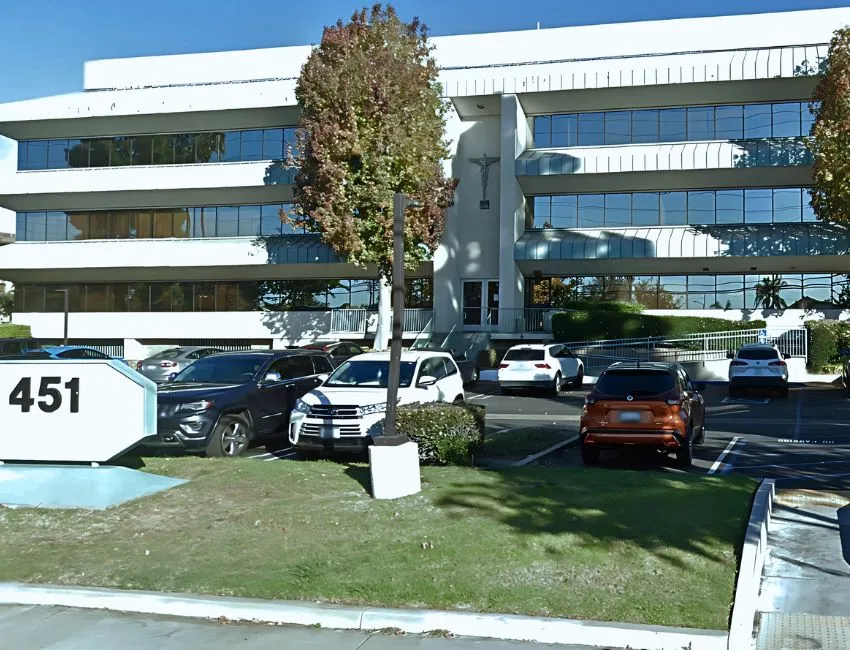 Seren Advanced Dentistry Oxnard building entrance and free parking at 451 W Gonzales Rd
